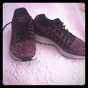 EUC Nike Zoom Pegasus Size 9.5